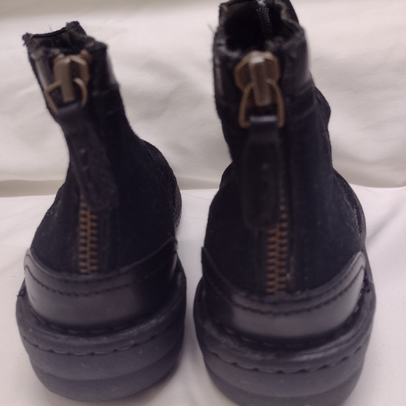 Clarks boot Size 6 - Picture 2 of 8